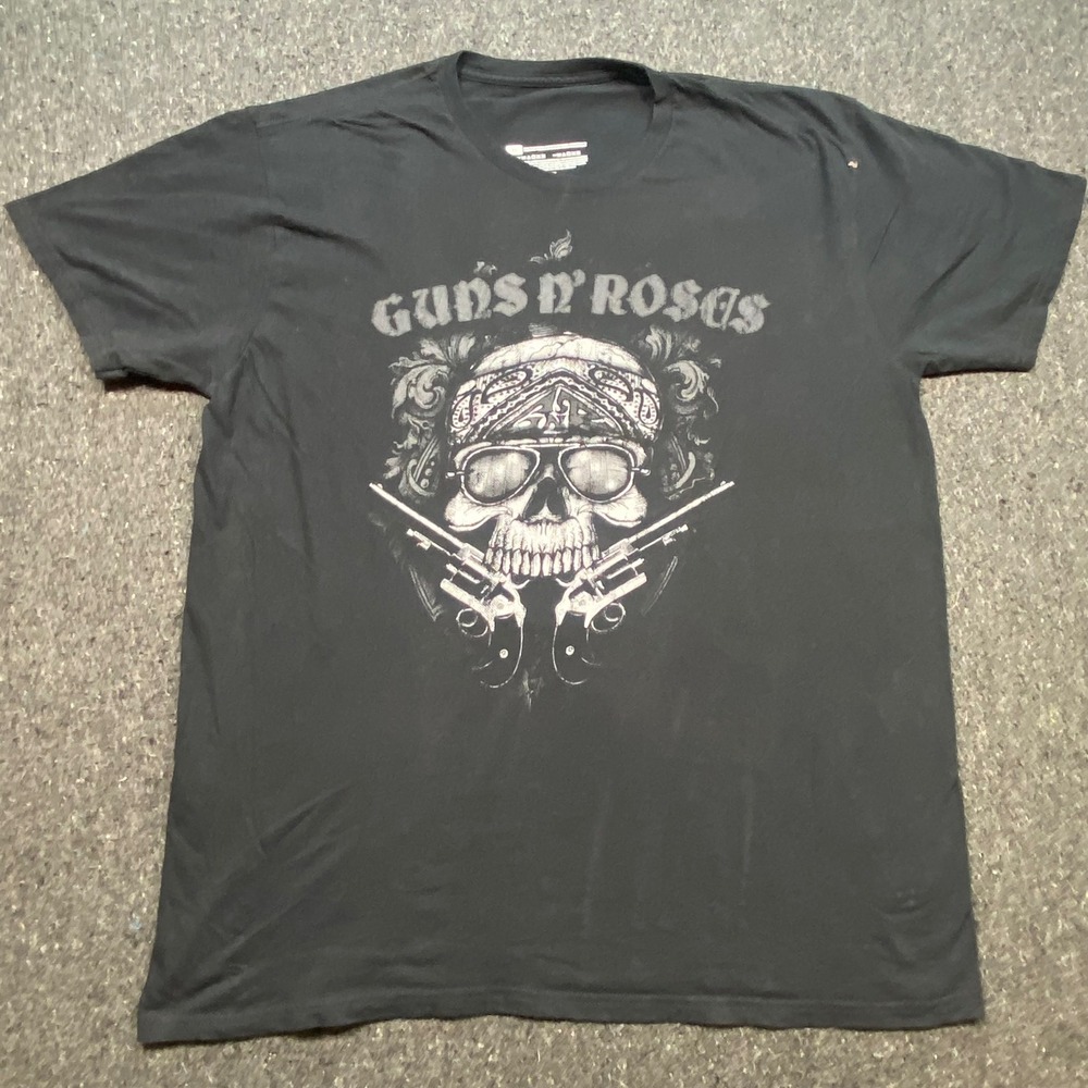 Guns N Roses Graphic TShirt Sz XL Mens Black Grunge Rock Band Skull Revolvers‎